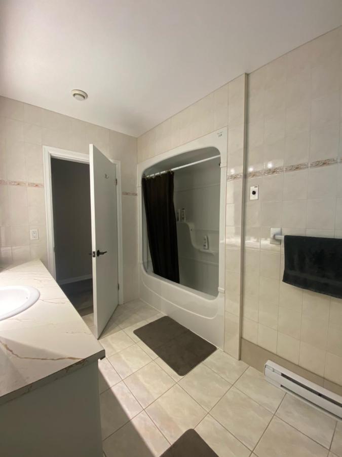 Private Room Lakeview House- Westmount Moncton Exterior foto